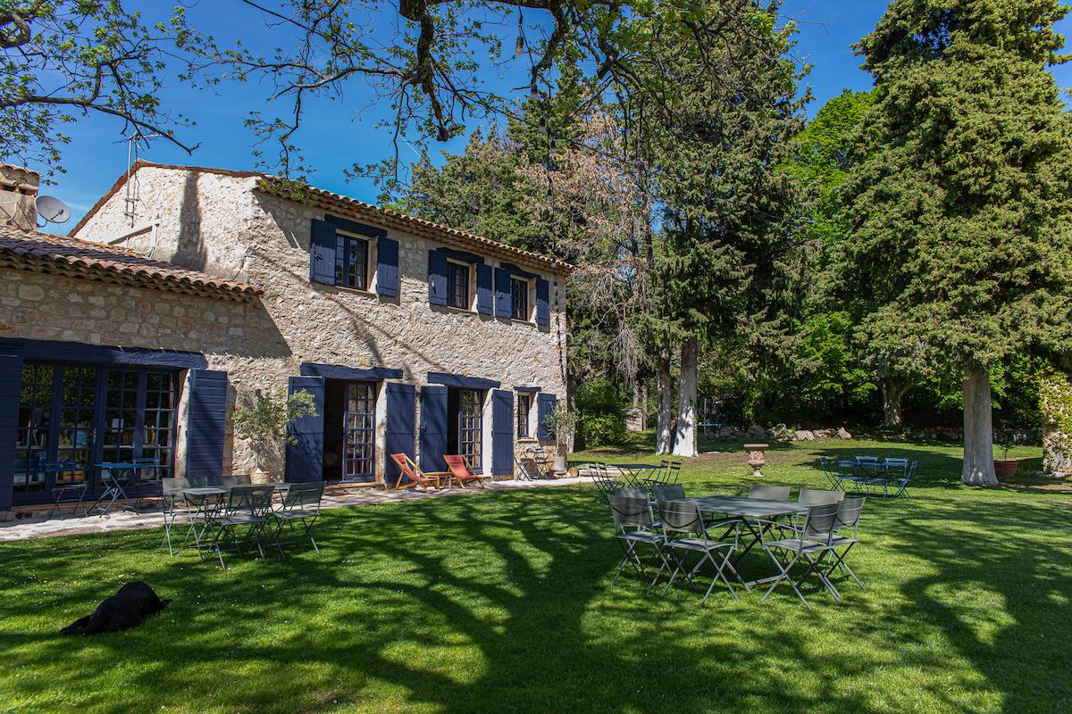 ferme le pavillon